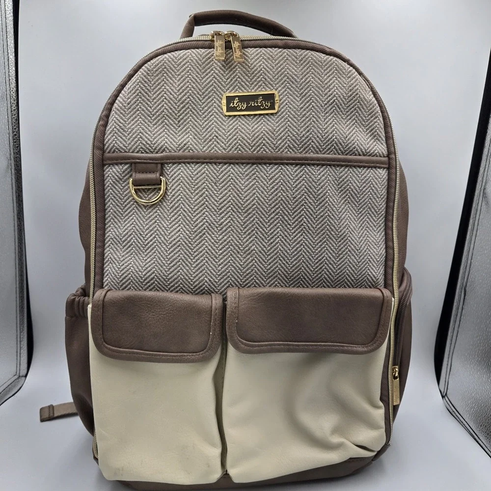 Itzy Ritzy Boss Plus Backpack Diaper Bag Tan Herringbone Gold Hardware Excellent